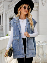 Ärmelloses Jeanstop mit Kapuze und Taschen